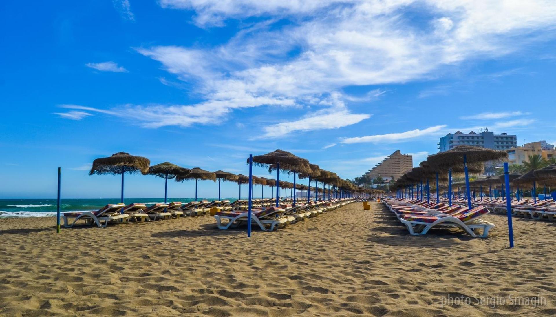 Los Patos I Apartamentos - Segunda Linea De Playa - Parking Gratis - Piscina Benalmádena Kültér fotó