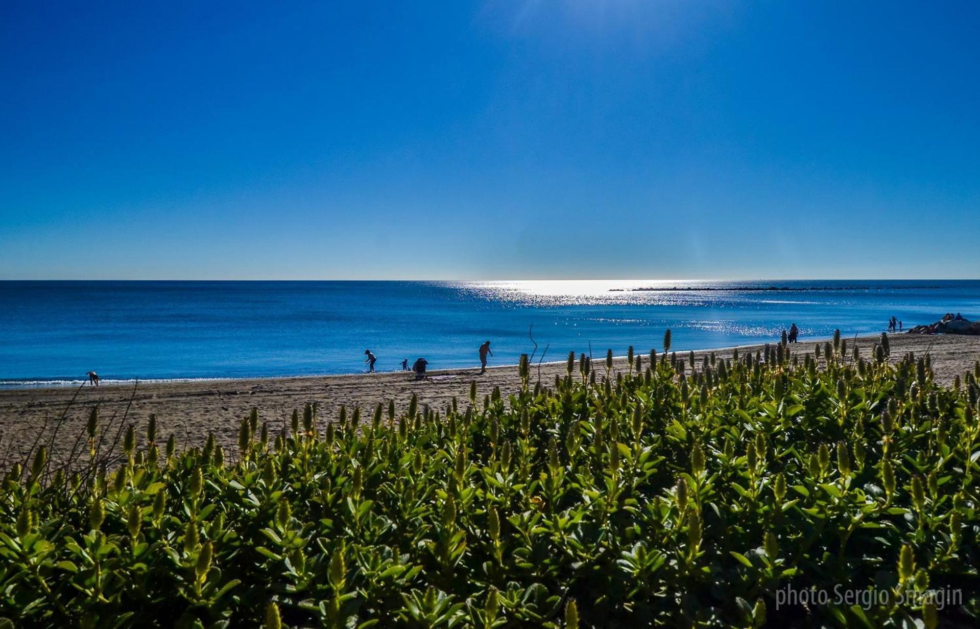 Los Patos I Apartamentos - Segunda Linea De Playa - Parking Gratis - Piscina Benalmádena Kültér fotó