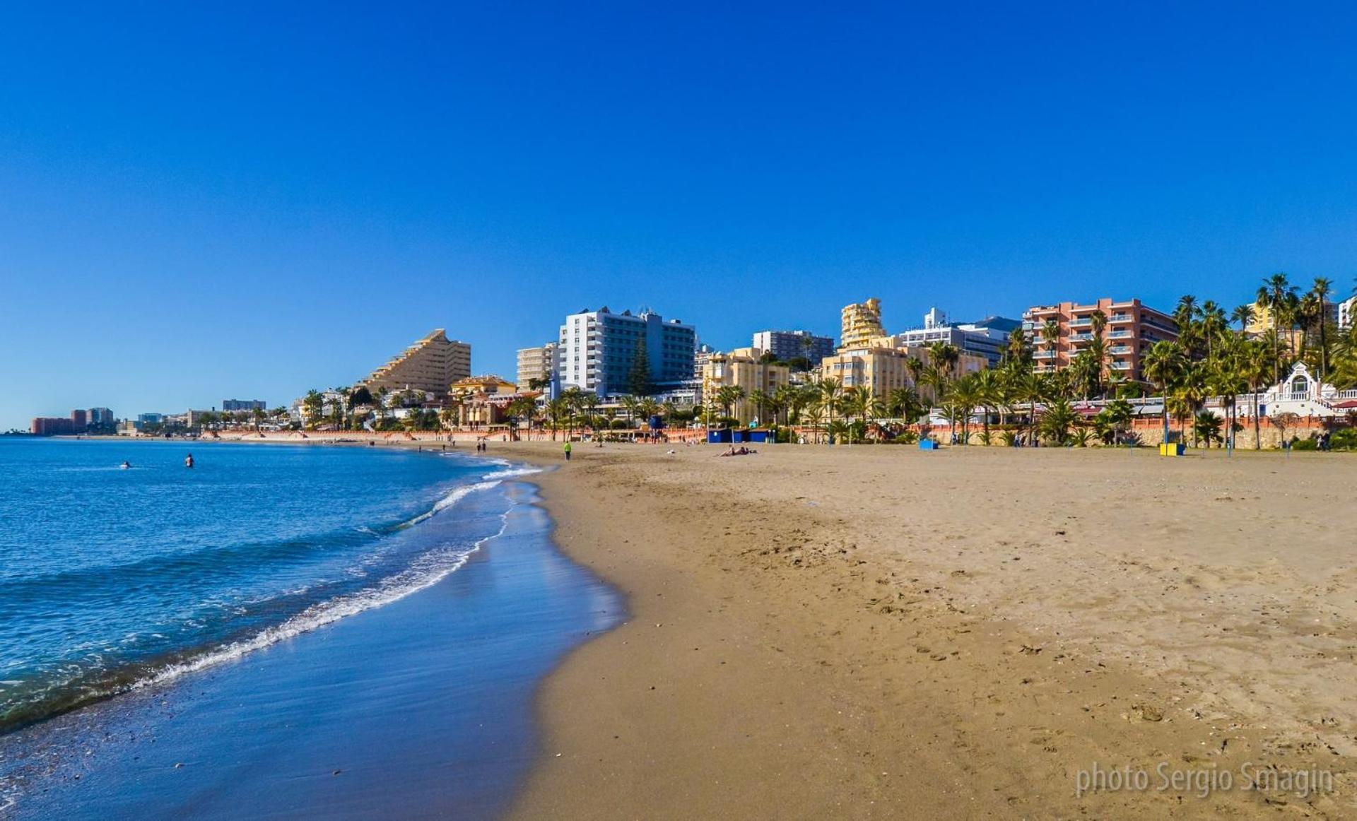 Los Patos I Apartamentos - Segunda Linea De Playa - Parking Gratis - Piscina Benalmádena Kültér fotó